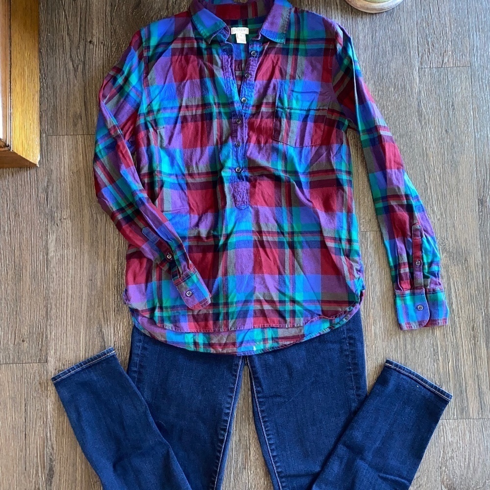 J Crew size small top and 29 jeans adorable outfit excellent condition